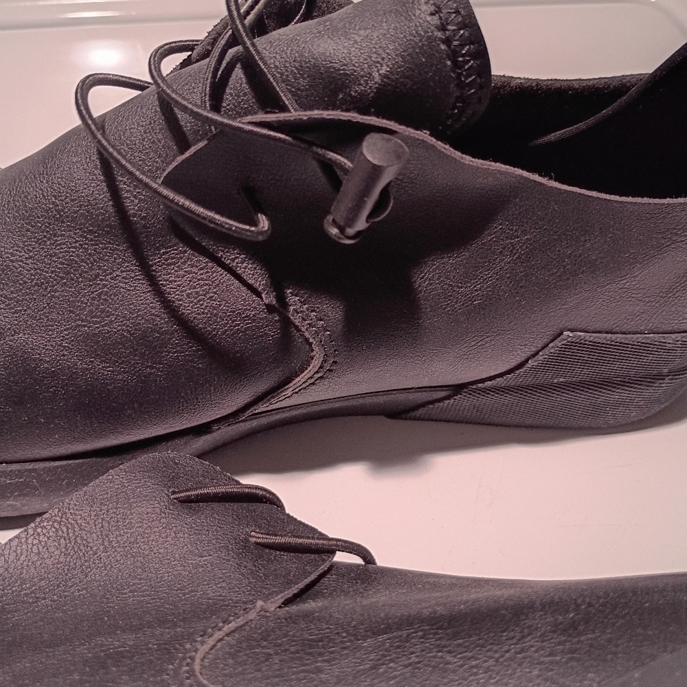 Stylish Black Men's Shoes Dressy Sneakers - Picture 2 of 6